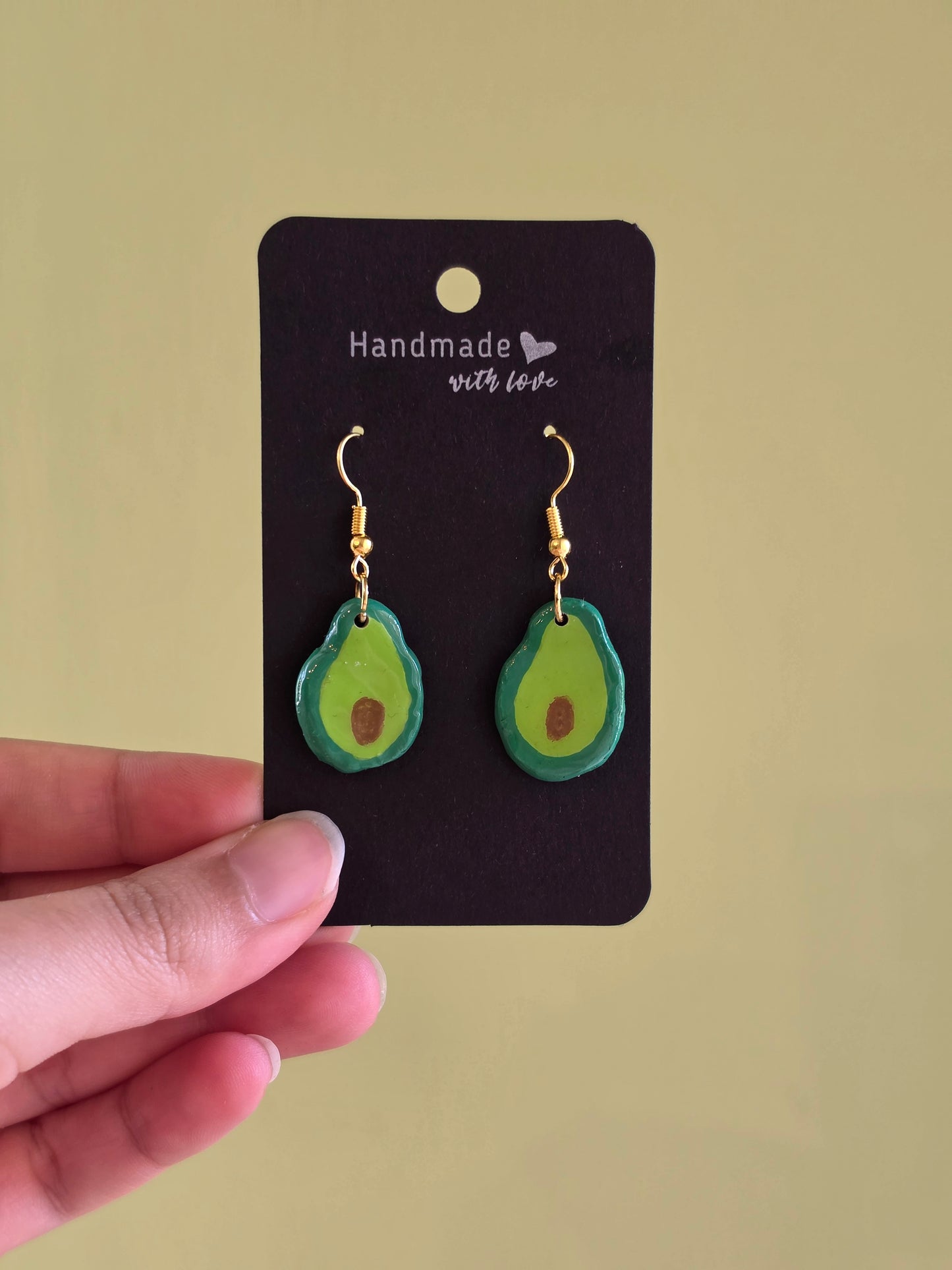 Pendientes de Aguacate de Arcilla Hechos a Mano | Botón y Colgante