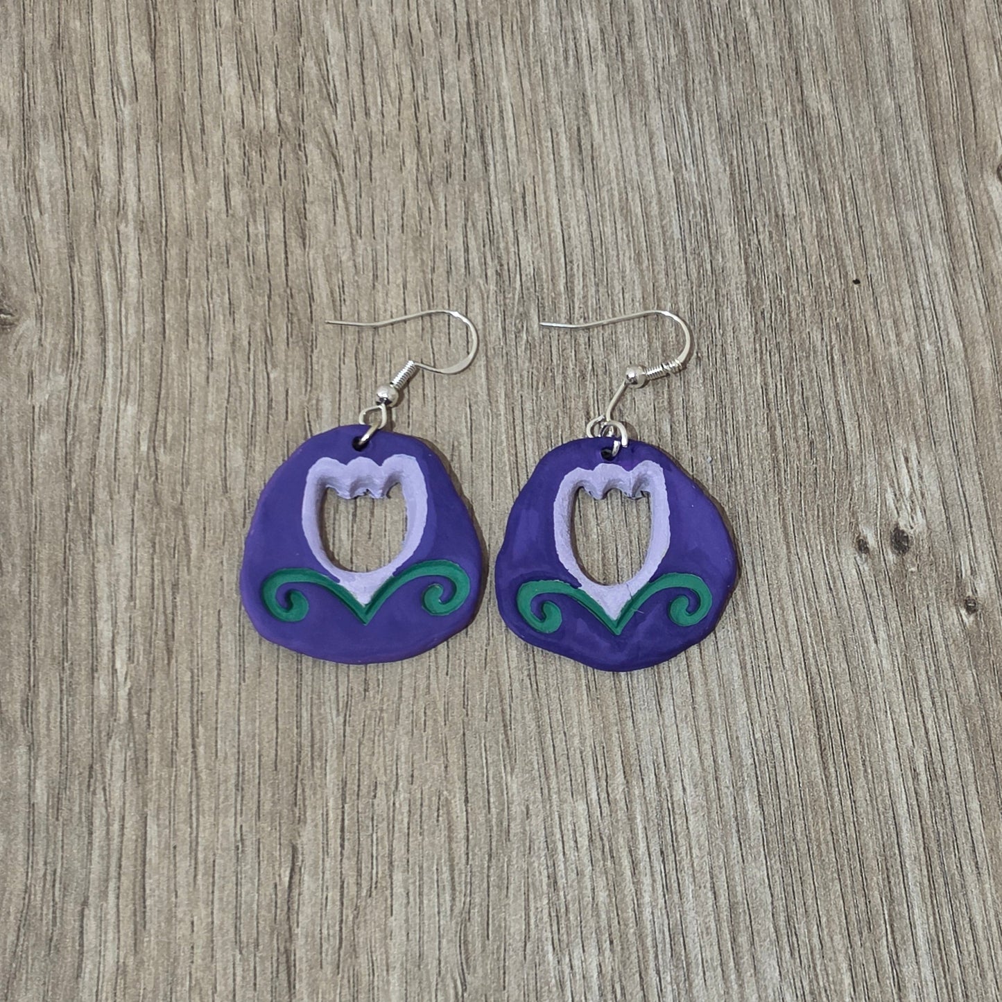 Pendientes de arcilla hechos a mano